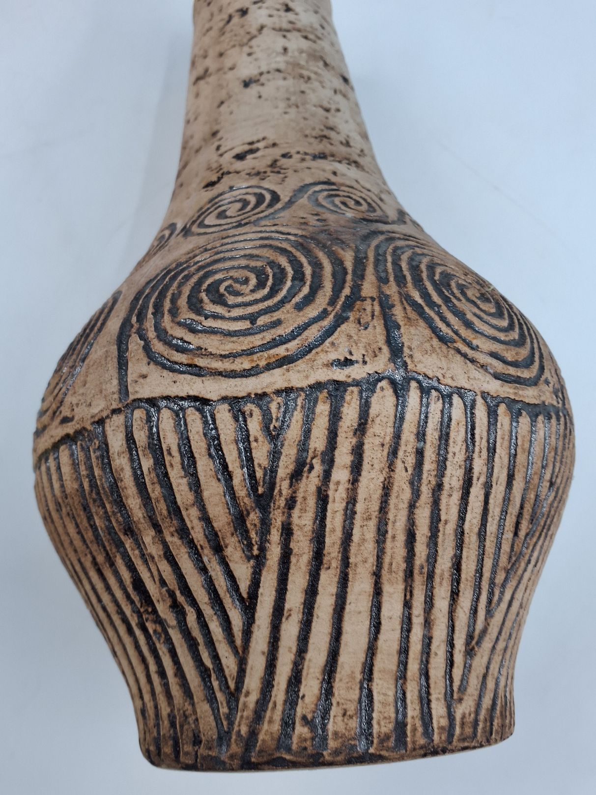 Korkfarvet vase